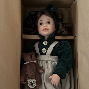 NIB yesterdays child doll
